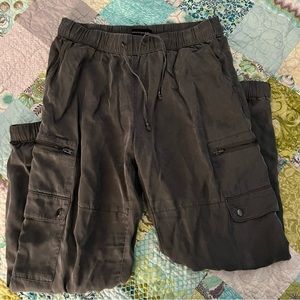 Banana Republic green cargo joggers. Medium